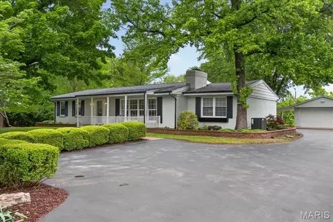 1300 S Warson Rd, Saint Louis, MO 63124