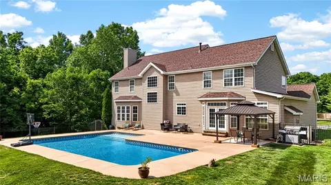 Exterior - 122 Fox Haven Dr, O'fallon, MO 63368 photo 9 of 10