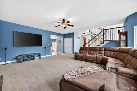 Living - 122 Fox Haven Dr, O'fallon, MO 63368 photo 3 of 5