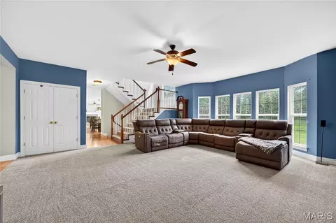 Living - 122 Fox Haven Dr, O'fallon, MO 63368 photo 2 of 5