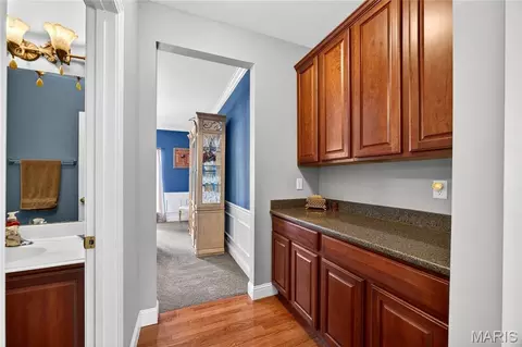 Entry Way - 122 Fox Haven Dr, O'fallon, MO 63368 photo 5 of 8