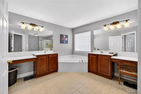 Bath - 122 Fox Haven Dr, O'fallon, MO 63368 photo 3 of 7