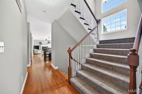 Entry Way - 122 Fox Haven Dr, O'fallon, MO 63368 photo 4 of 8