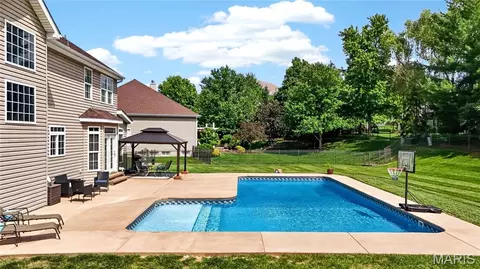 Exterior - 122 Fox Haven Dr, O'fallon, MO 63368 photo 4 of 10