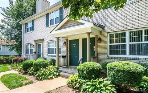 1441 Thrush Pl, Saint Louis, MO 63144