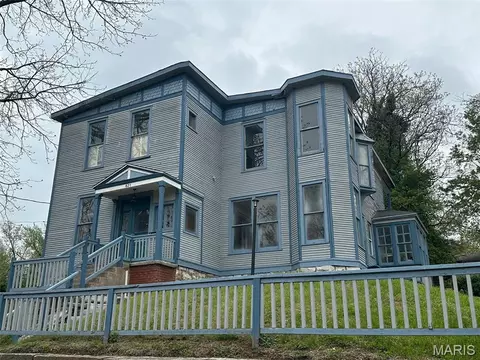 821 Alby St, Alton, IL 62002