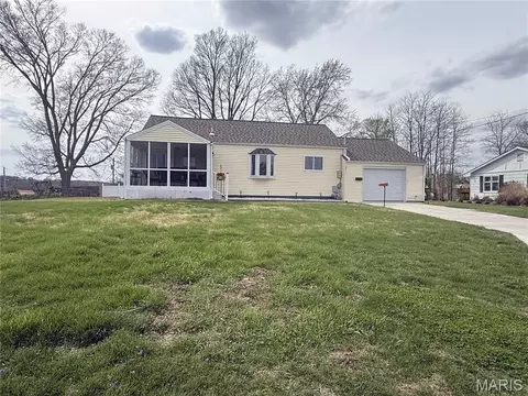 3911 Cheyenne Ave, Hannibal, MO 63401