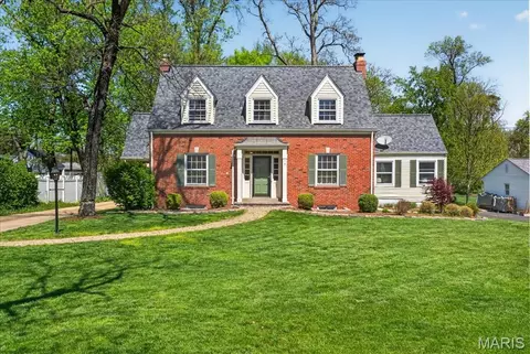 1 Forest Glen Ln, Kirkwood, MO 63122
