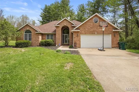 10694 Conifer Cir, Rolla, MO 65401