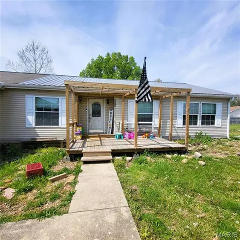 3619 Palmtree Dr, Poplar Bluff, MO 63901