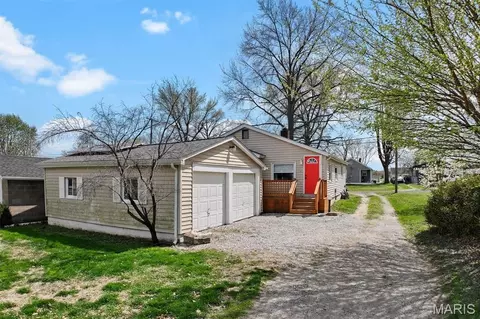 112 3rd Ave, Edwardsville, IL 62025