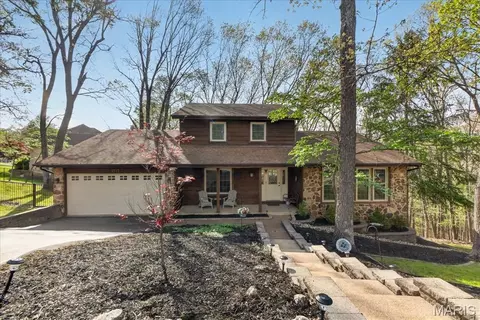 1517 Lingonberry Ct, High Ridge, MO 63049