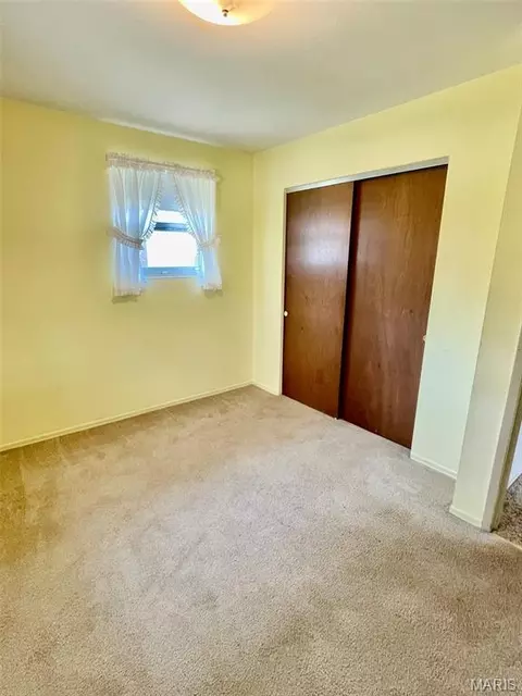 Bedroom - 123 Dee St, Moro, IL 62067 photo 3 of 5