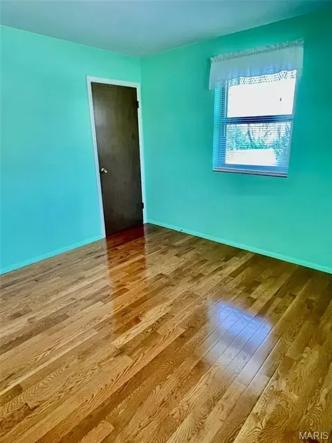 Bedroom - 123 Dee St, Moro, IL 62067 photo 2 of 5