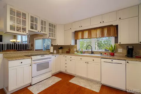 Kitchen - 307 Lovers Ln, Rolla, MO 65401 photo 2 of 3