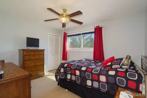 Bedroom - 307 Lovers Ln, Rolla, MO 65401 photo 4 of 5