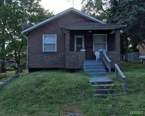 3105 Thelma Ave, Saint Louis, MO 63121