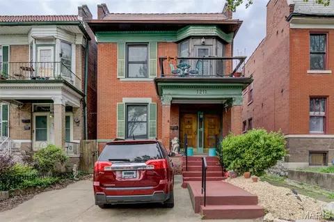 1211 Clara Ave, Saint Louis, MO 63112