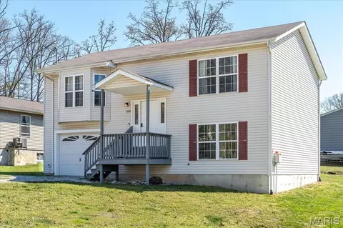 1308 Wildwood Dr, Saint Clair, MO 63077