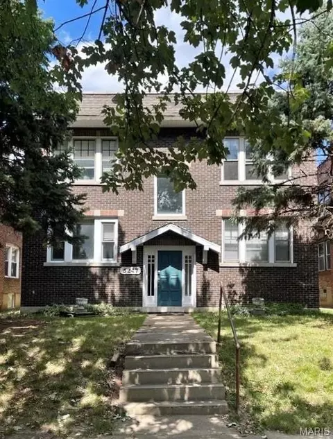 5247 Bancroft Ave, Saint Louis, MO 63109