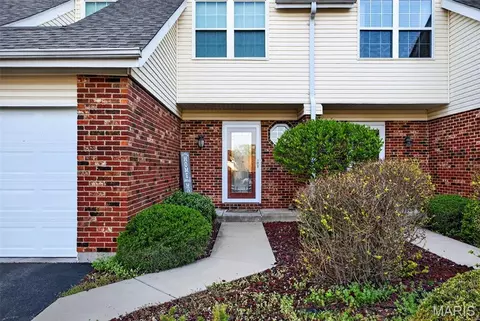 323 Devonshire Ct, Saint Peters, MO 63376