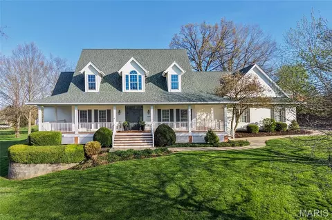 2066 Spring Valley Dr, Washington, MO 63090