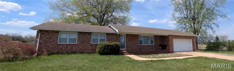 21783 Highway B, Lebanon, MO 65536