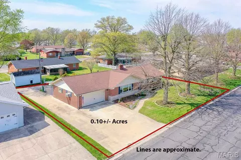 270 Charles St, Red Bud, IL 62278