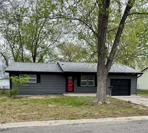 115 Dressel Dr, Jerseyville, IL 62052