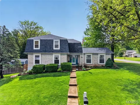 57 Lost Dutchman Dr, Saint Peters, MO 63376