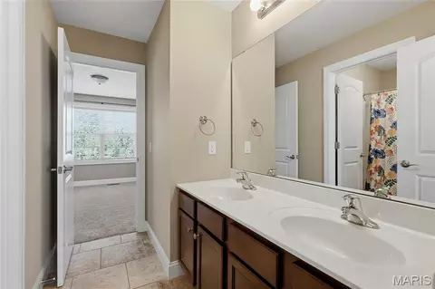 Bath - 816 Aston Way Dr, O'fallon, MO 63368 photo 5 of 7