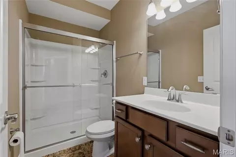 Bath - 816 Aston Way Dr, O'fallon, MO 63368 photo 7 of 7