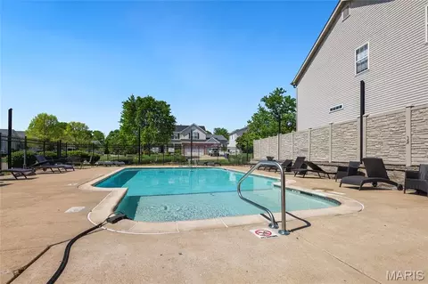 Exterior - 816 Aston Way Dr, O'fallon, MO 63368 photo 6 of 7