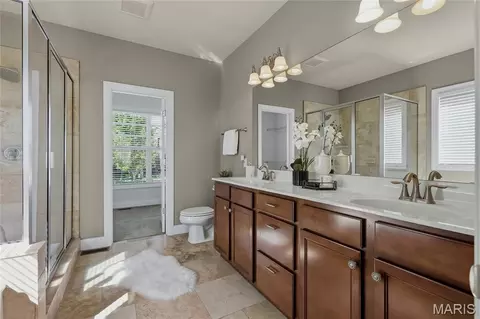 Bath - 816 Aston Way Dr, O'fallon, MO 63368 photo 2 of 7