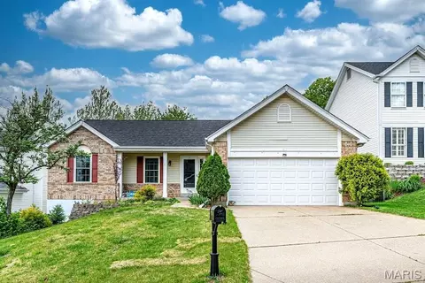 17178 Elm Trail Dr, Eureka, MO 63025