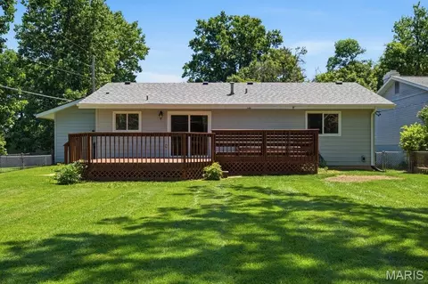 Exterior - 893 Oklahoma Ave, Ballwin, MO 63021 photo 8 of 10