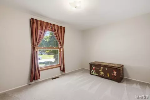 Bedroom - 893 Oklahoma Ave, Ballwin, MO 63021 photo 7 of 8