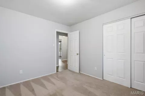 Bedroom - 893 Oklahoma Ave, Ballwin, MO 63021 photo 6 of 8