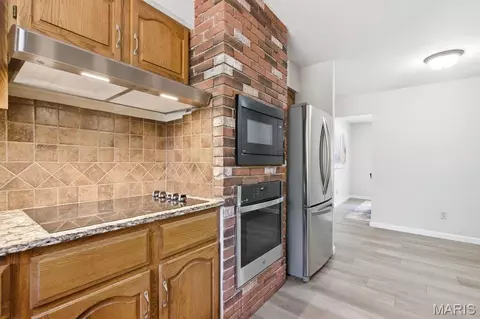 Kitchen - 893 Oklahoma Ave, Ballwin, MO 63021 photo 1 of 2