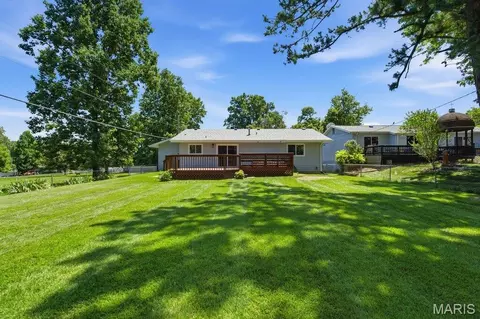 Exterior - 893 Oklahoma Ave, Ballwin, MO 63021 photo 9 of 10