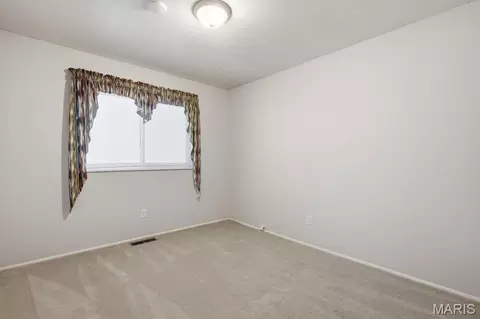 Bedroom - 893 Oklahoma Ave, Ballwin, MO 63021 photo 5 of 8