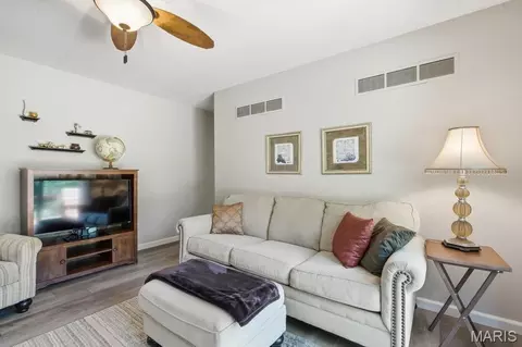 Living - 893 Oklahoma Ave, Ballwin, MO 63021 photo 4 of 4