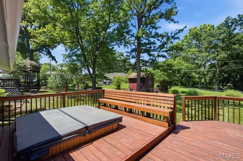 Exterior - 893 Oklahoma Ave, Ballwin, MO 63021 photo 4 of 10