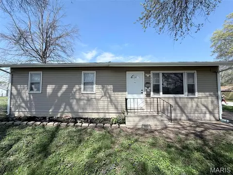 111 Miskell Blvd, Cahokia, IL 62206