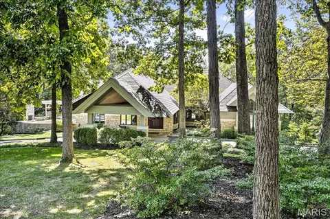 16916 Pacland Ridge Dr, Chesterfield, MO 63005