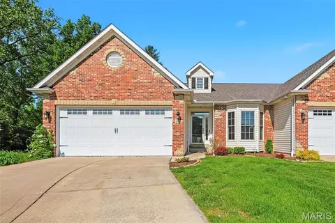 315 Glasgow Dr, Saint Charles, MO 63301