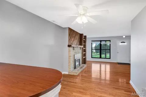 Living - 154 Beard Dr #A, Eureka, MO 63025 photo 5 of 5