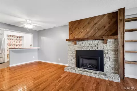 Living - 154 Beard Dr #A, Eureka, MO 63025 photo 3 of 5