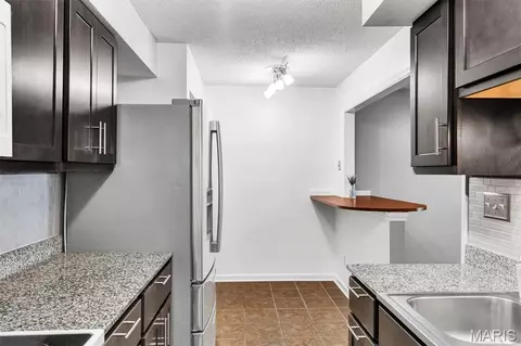 Kitchen - 154 Beard Dr #A, Eureka, MO 63025 photo 3 of 3