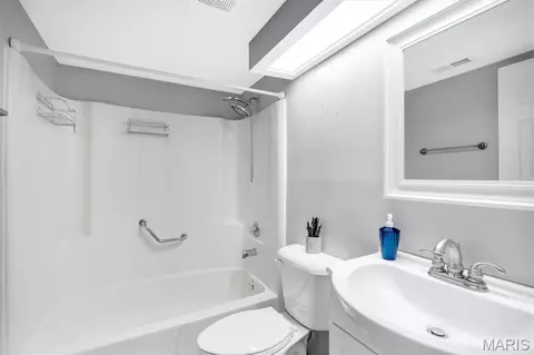 Bath - 154 Beard Dr #A, Eureka, MO 63025 photo 1 of 1